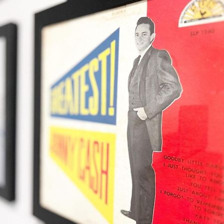 カスターJohnny Cash "Rambler" On Mainアパートメント エクステリア 写真