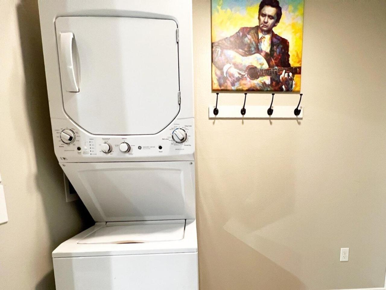 カスターJohnny Cash "Rambler" On Mainアパートメント エクステリア 写真